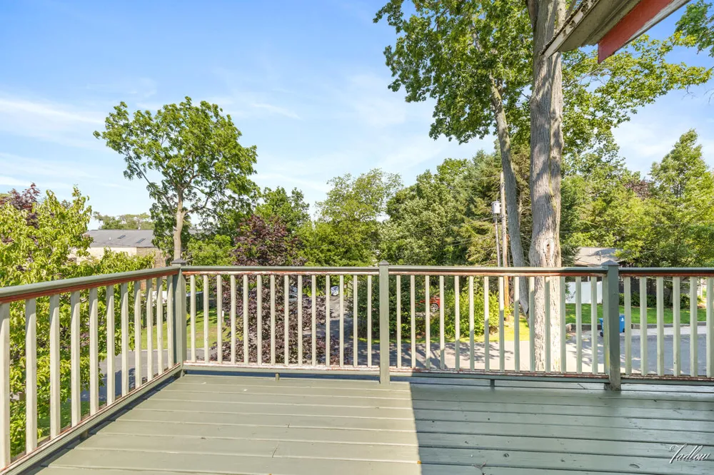 34 S Spring Street Douglas, MI 49406