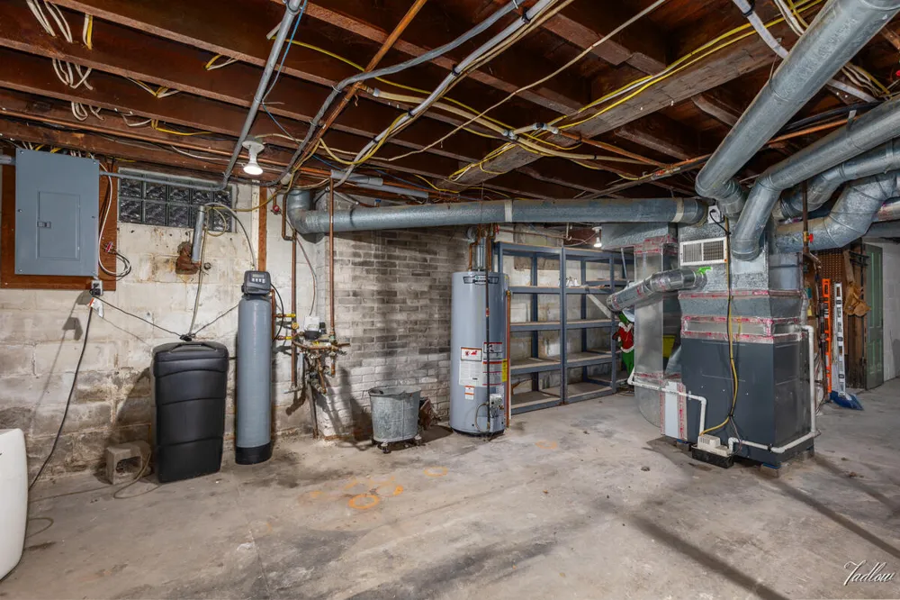 34 S Spring Street Douglas, MI 49406