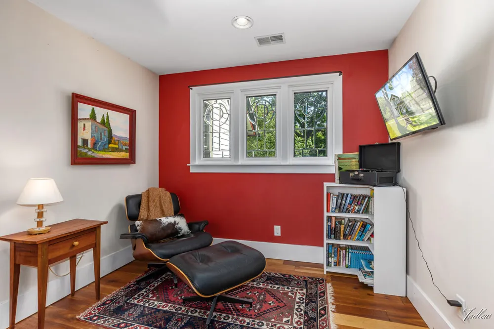 34 S Spring Street Douglas, MI 49406