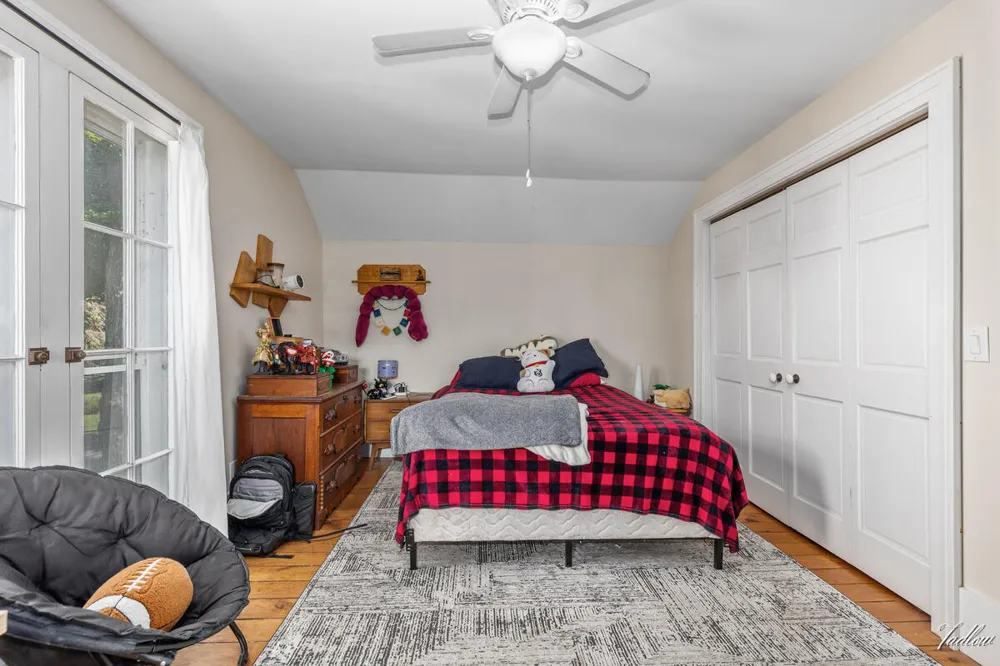 34 S Spring Street Douglas, MI 49406