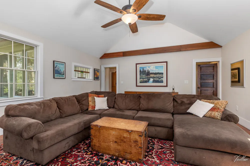 34 S Spring Street Douglas, MI 49406