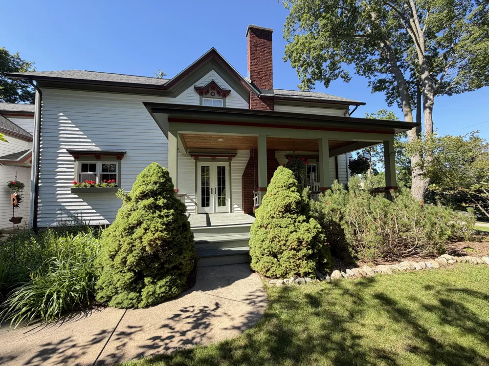 34 S Spring Street Douglas, MI 49406