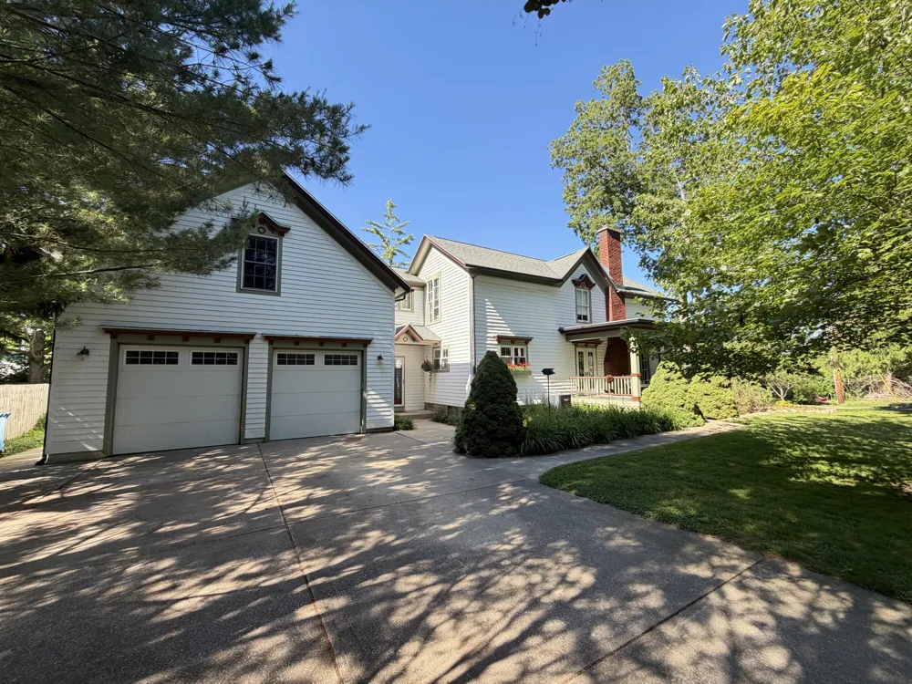 34 S Spring Street Douglas, MI 49406