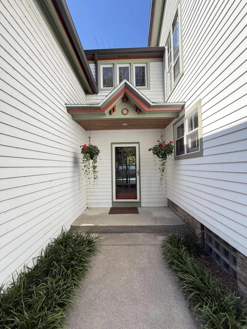 34 S Spring Street Douglas, MI 49406