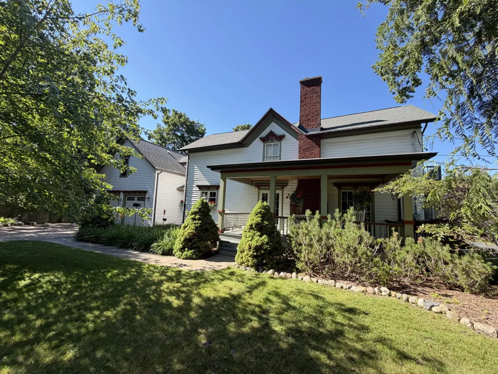34 S Spring Street Douglas, MI 49406