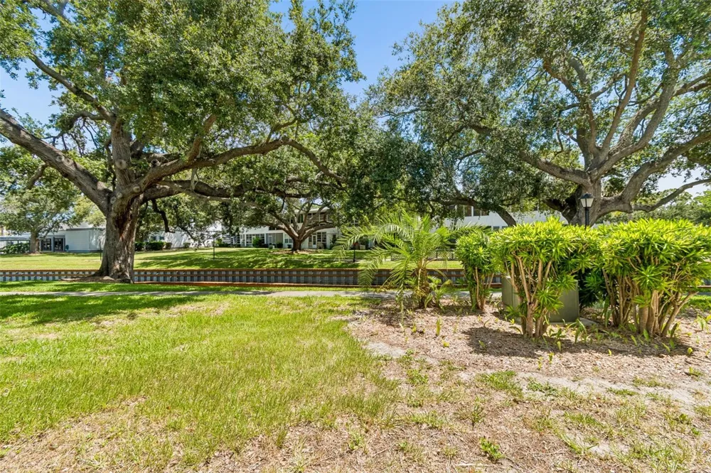 8220 112TH STREET #106 Seminole, FL 33772