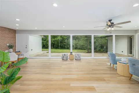1709 Edgewood Drive