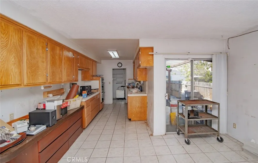 4427 W 166th Lawndale, CA 90260