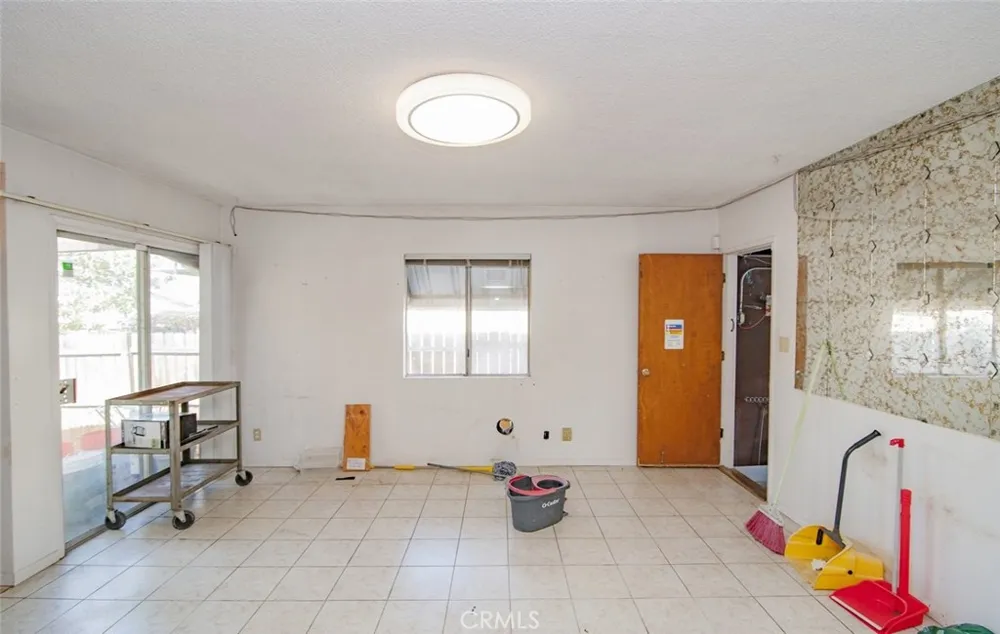 4427 W 166th Lawndale, CA 90260