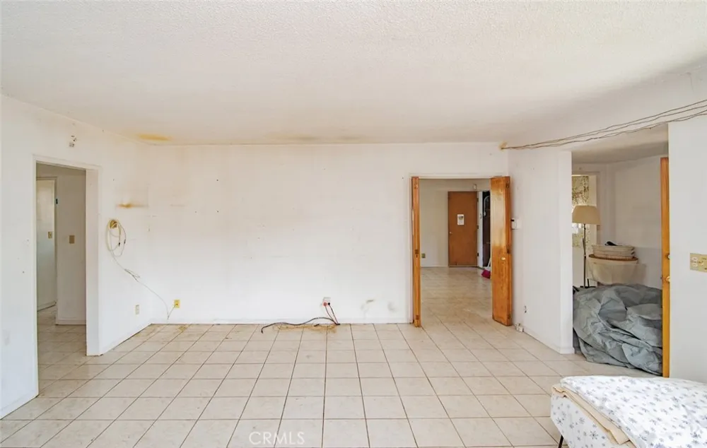 4427 W 166th Lawndale, CA 90260