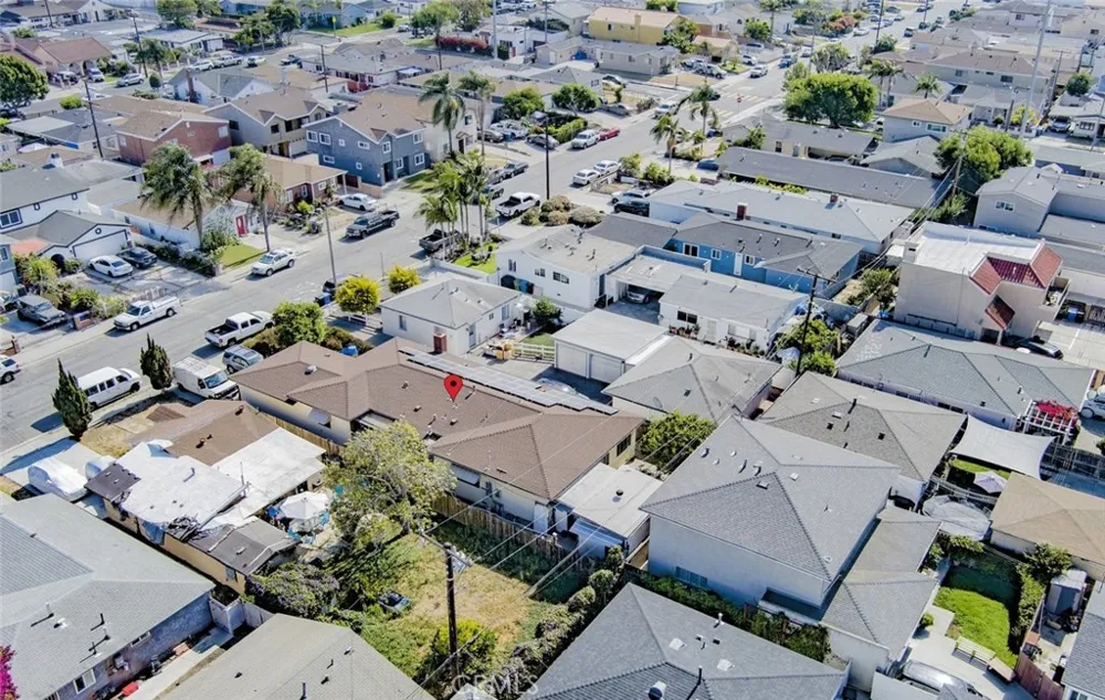 4427 W 166th Lawndale, CA 90260