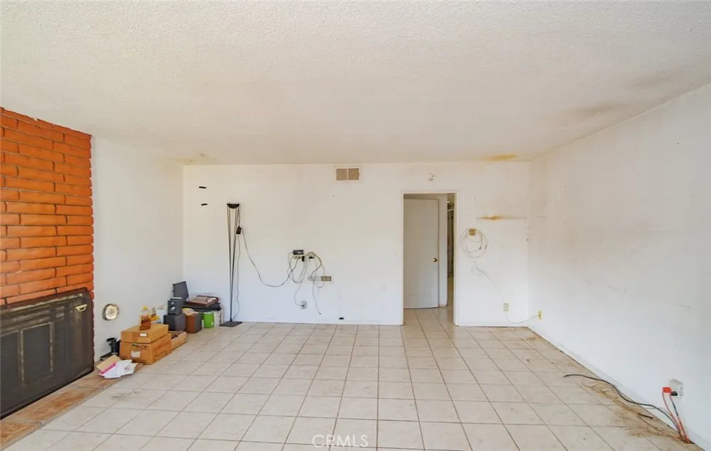 4427 W 166th Lawndale, CA 90260