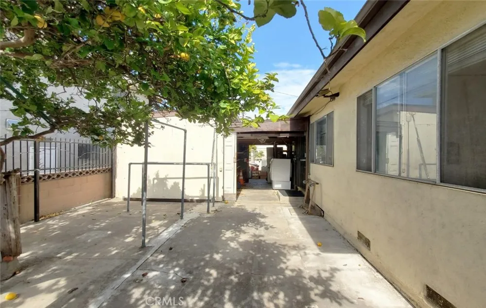 4427 W 166th Lawndale, CA 90260