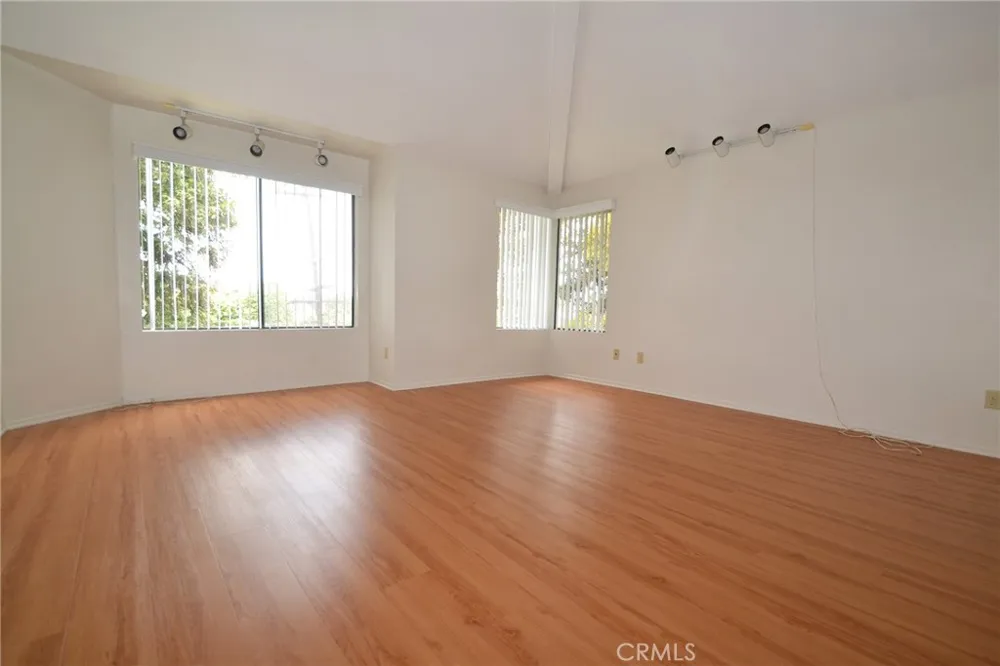 2595 Plaza Del Amo #413 Torrance, CA 90503