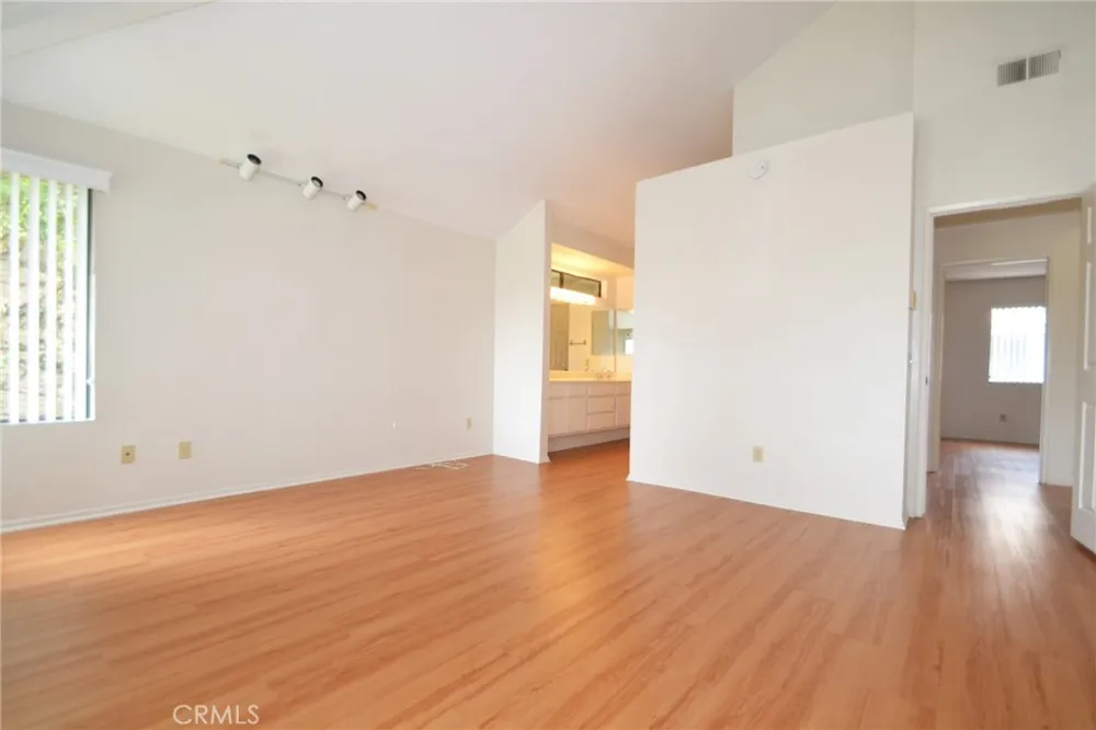 2595 Plaza Del Amo #413 Torrance, CA 90503