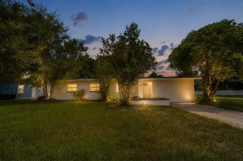 8 FLAMEVINE LANE