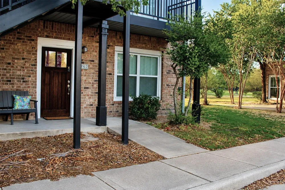 1725 Harvey Mitchell Parkway S #1517 College Station, TX 77840
