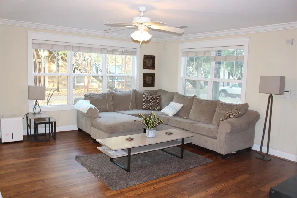 1725 Harvey Mitchell Parkway S #1517 College Station, TX 77840