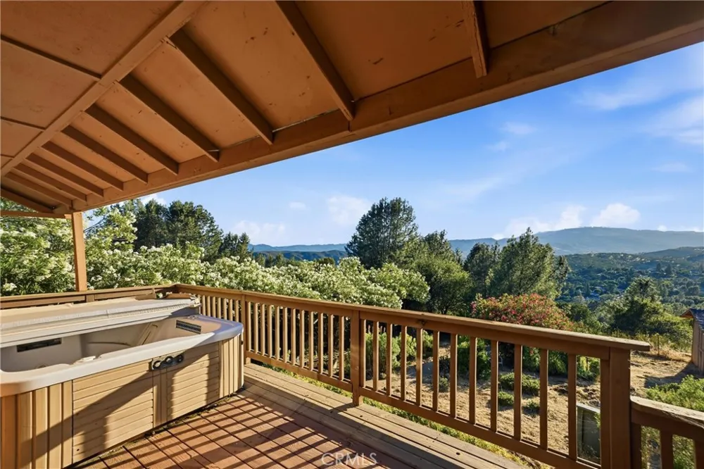 17153 Squirrelhill Road Hidden Valley Lake, CA 95467