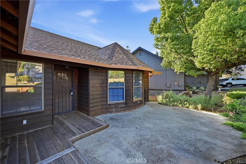 17153 Squirrelhill Road Hidden Valley Lake, CA 95467