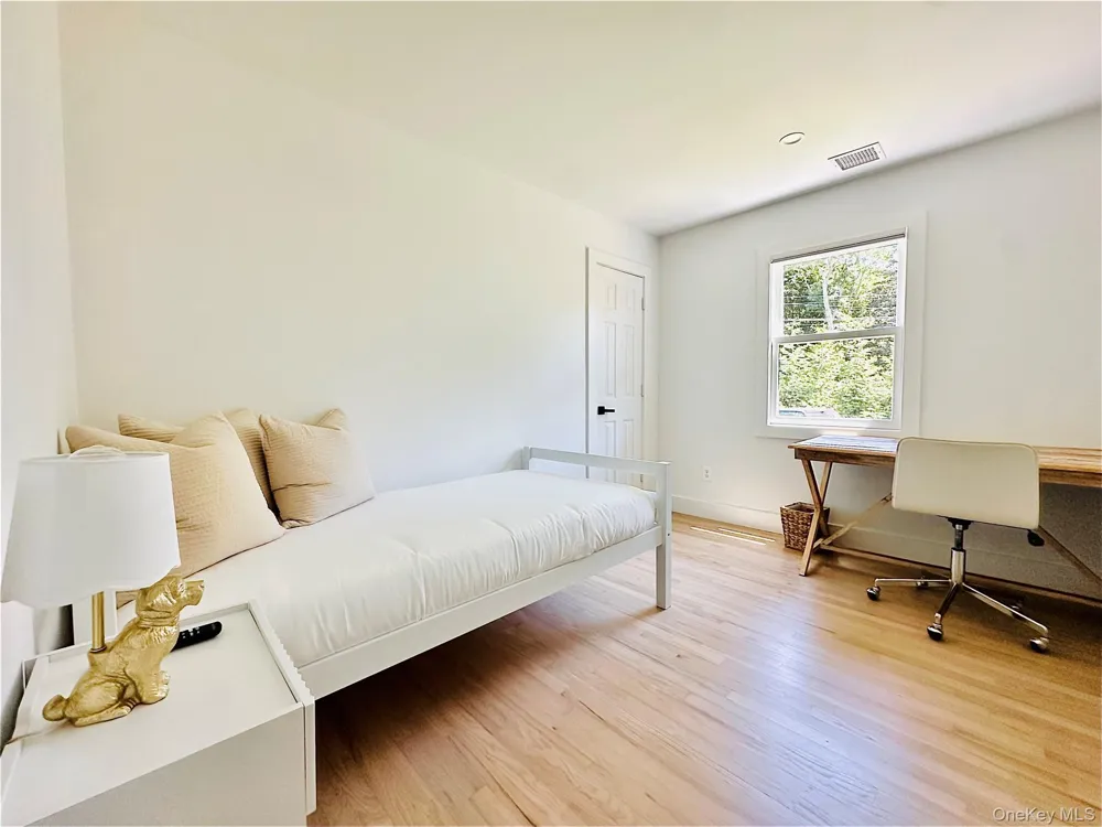 45 Yale Drive Hampton Bays, NY 11946