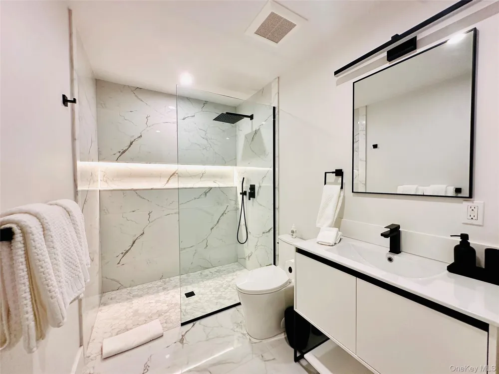 45 Yale Drive Hampton Bays, NY 11946