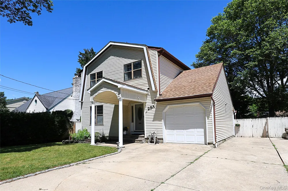 25A Reynolds Street Huntington Station, NY 11746