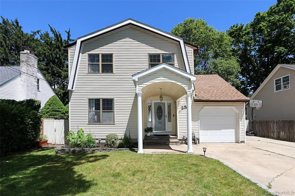 25A Reynolds Street Huntington Station, NY 11746