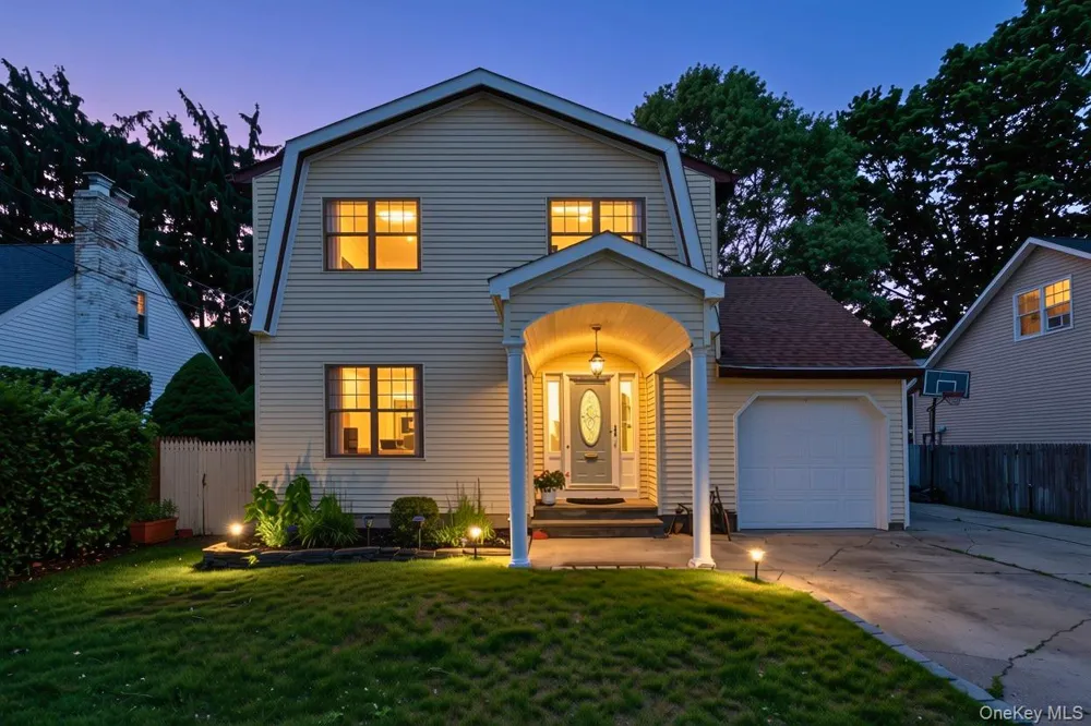 25A Reynolds Street Huntington Station, NY 11746