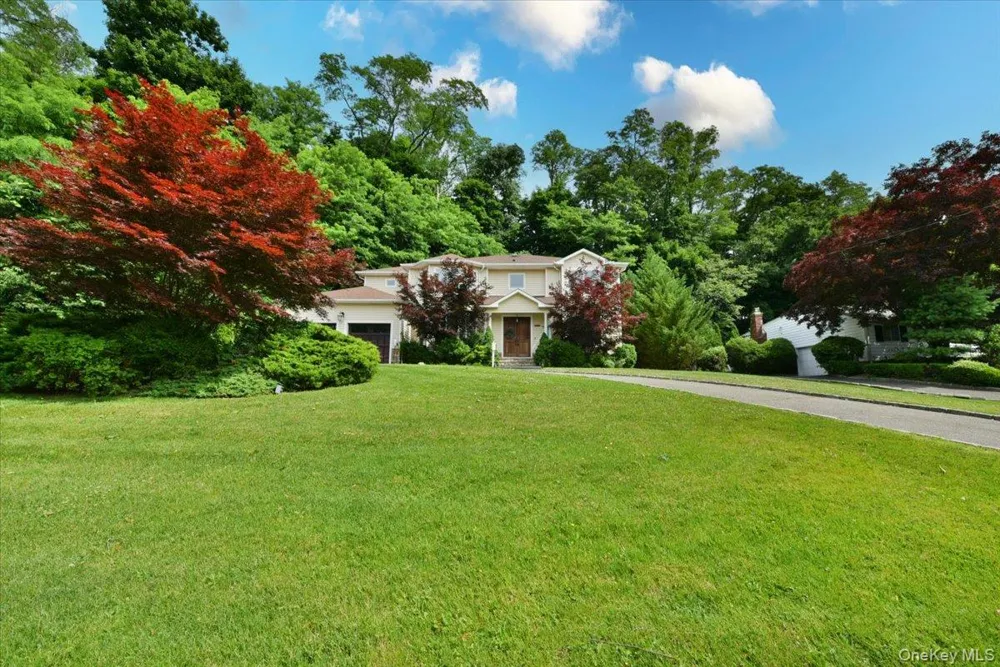 245 Harbor Hill Road East Hills, NY 11576