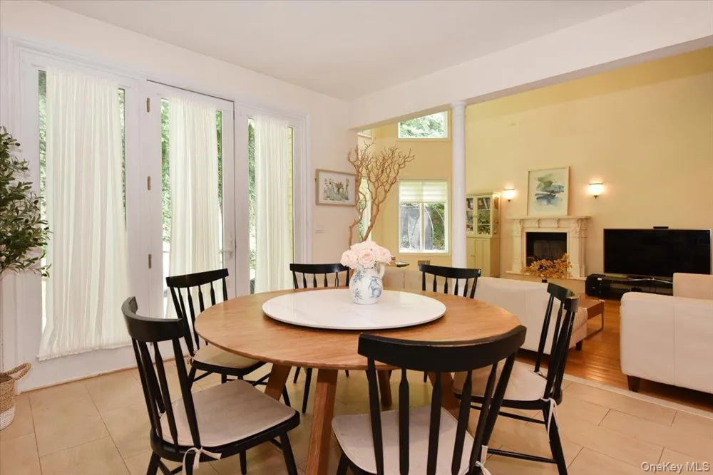 245 Harbor Hill Road East Hills, NY 11576