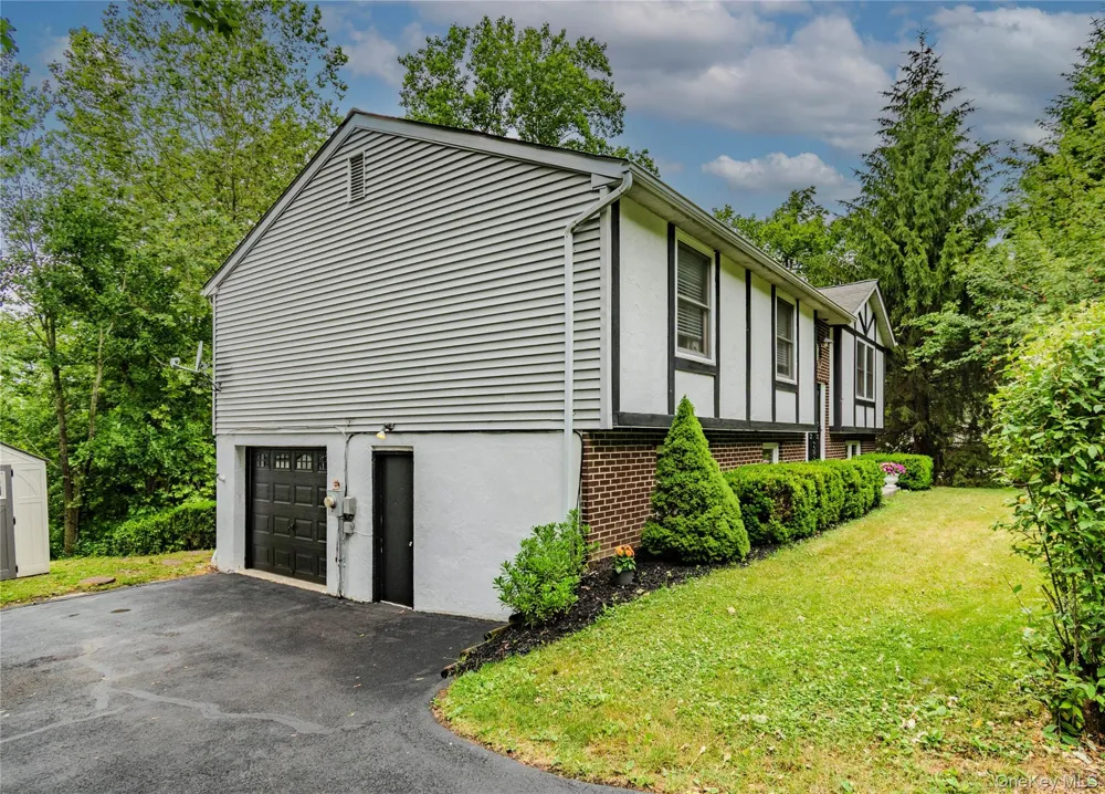 7 Colleen Lane Wallkill, NY 12589