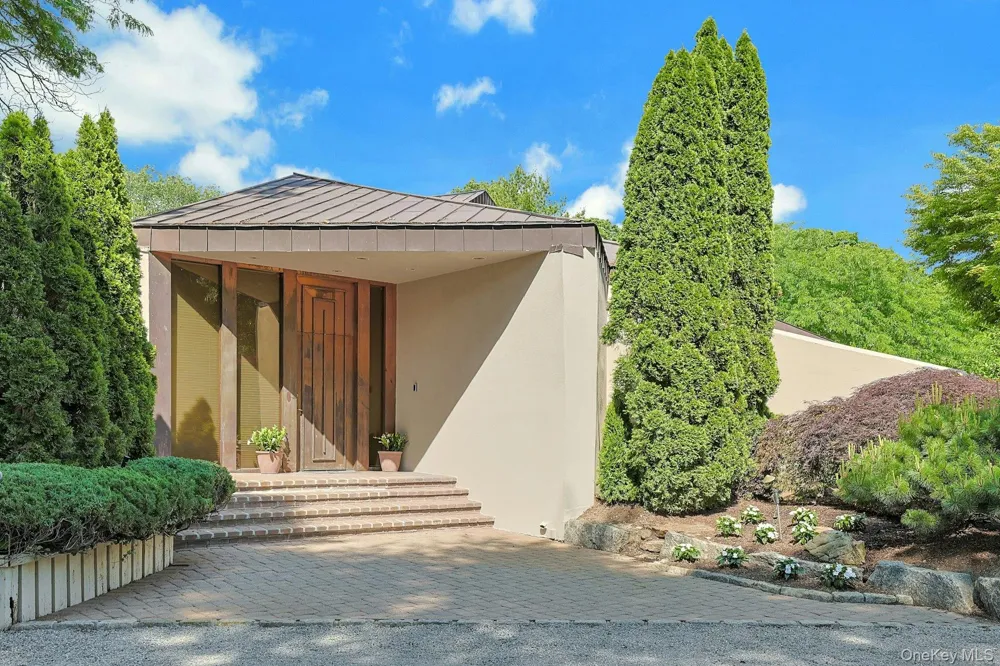 41 Murray Hill Road Scarsdale, NY 10583