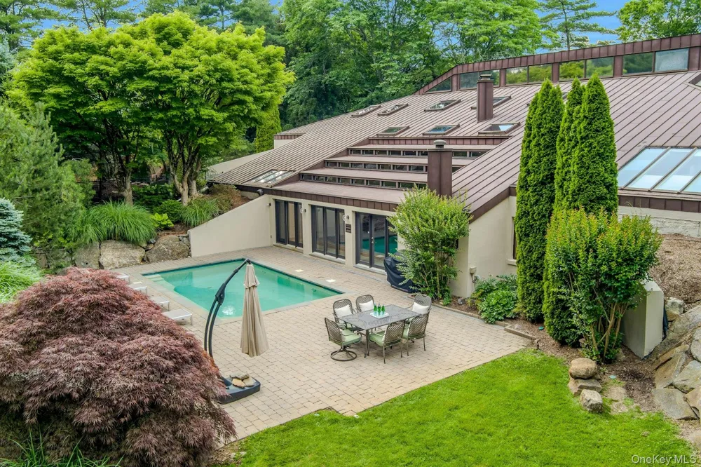 41 Murray Hill Road Scarsdale, NY 10583