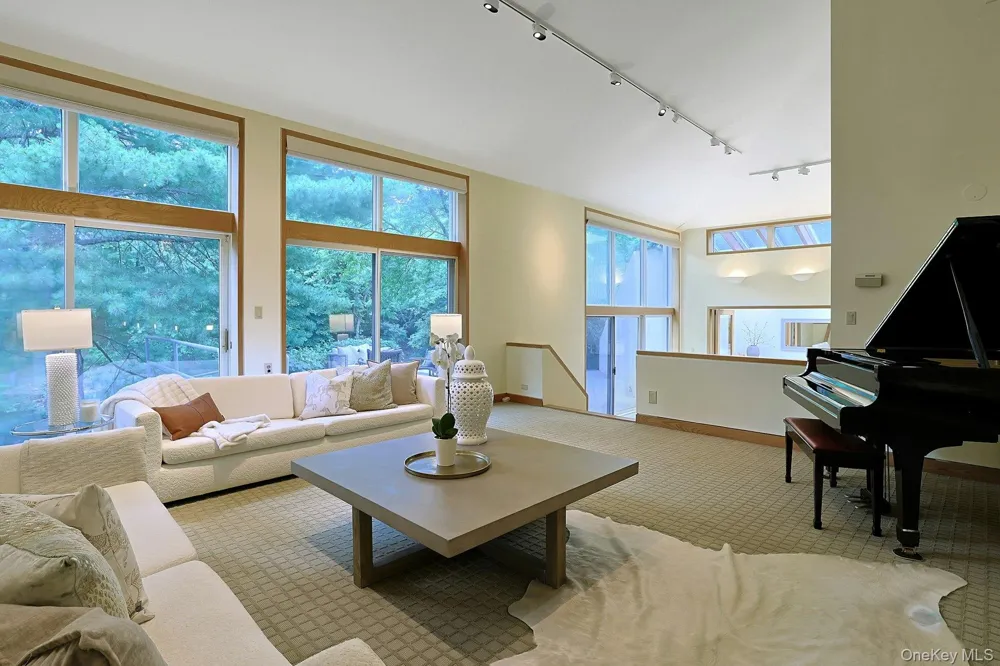 41 Murray Hill Road Scarsdale, NY 10583