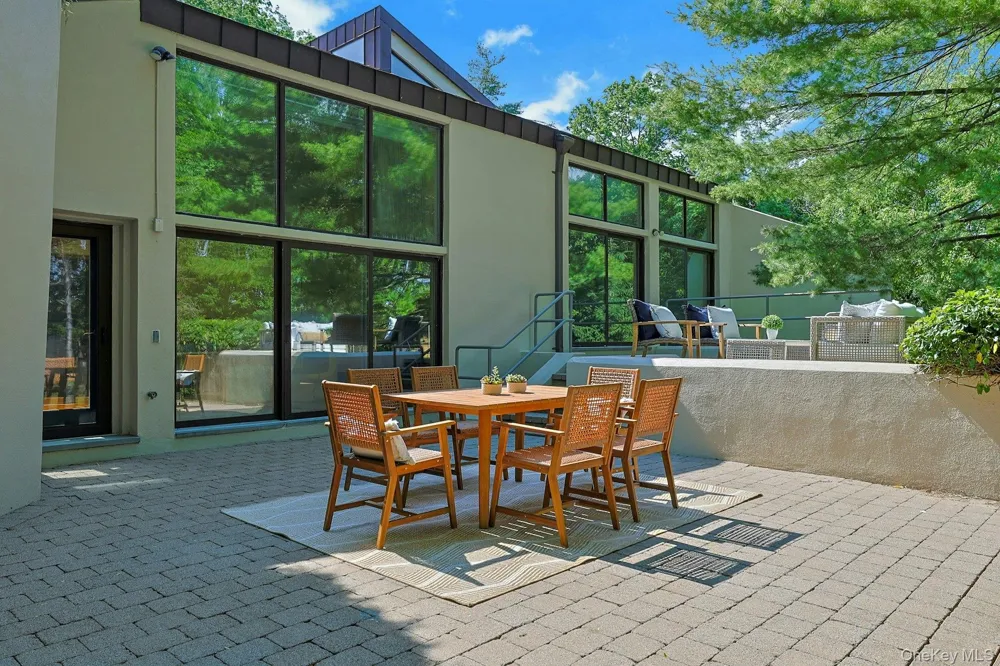 41 Murray Hill Road Scarsdale, NY 10583