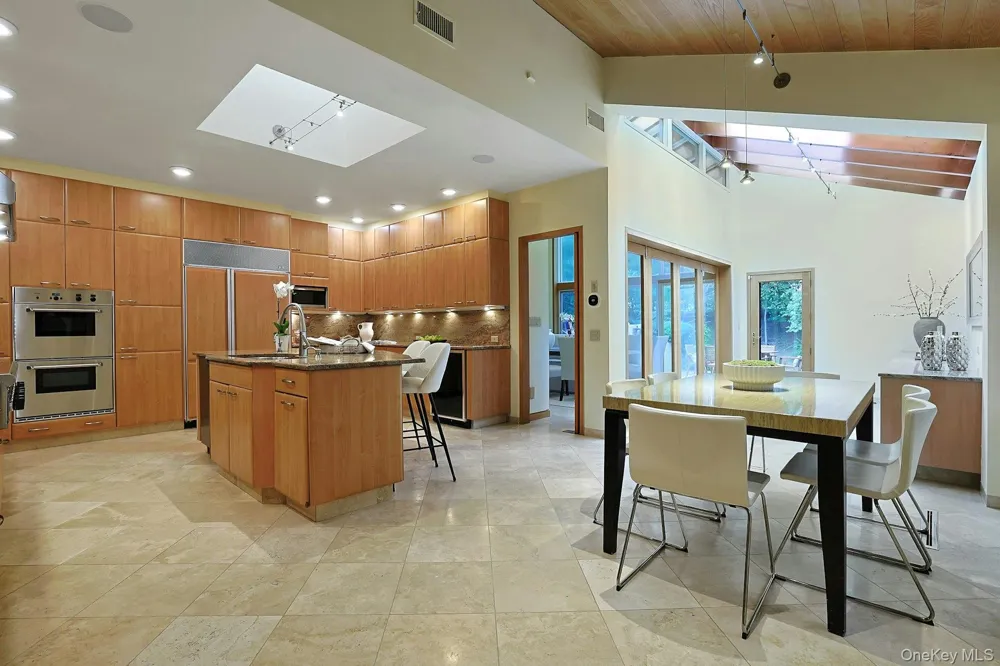 41 Murray Hill Road Scarsdale, NY 10583