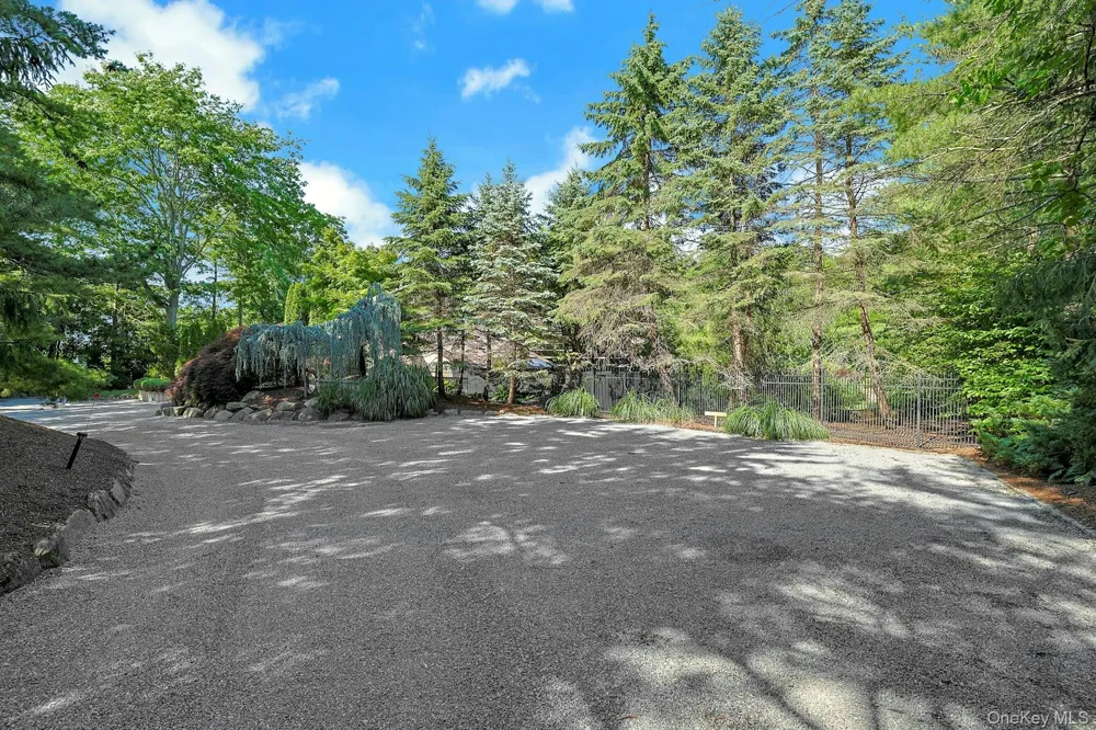 41 Murray Hill Road Scarsdale, NY 10583