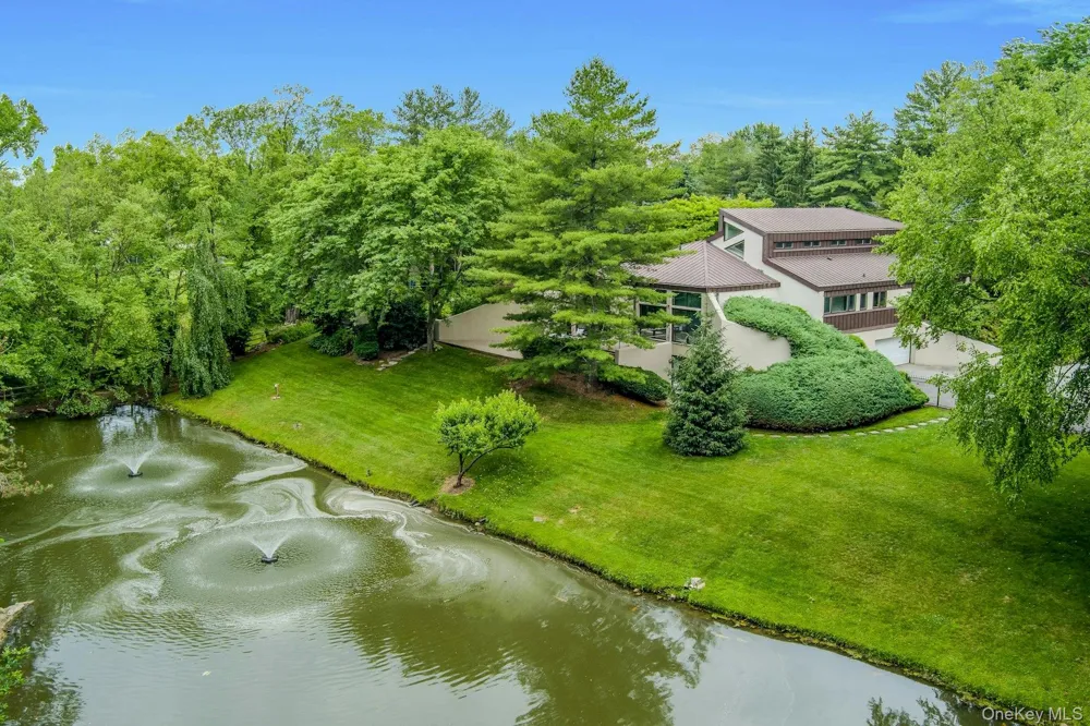 41 Murray Hill Road Scarsdale, NY 10583
