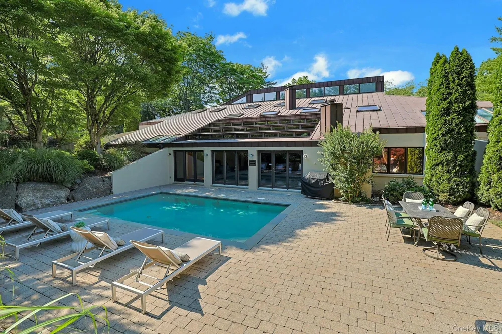 41 Murray Hill Road Scarsdale, NY 10583