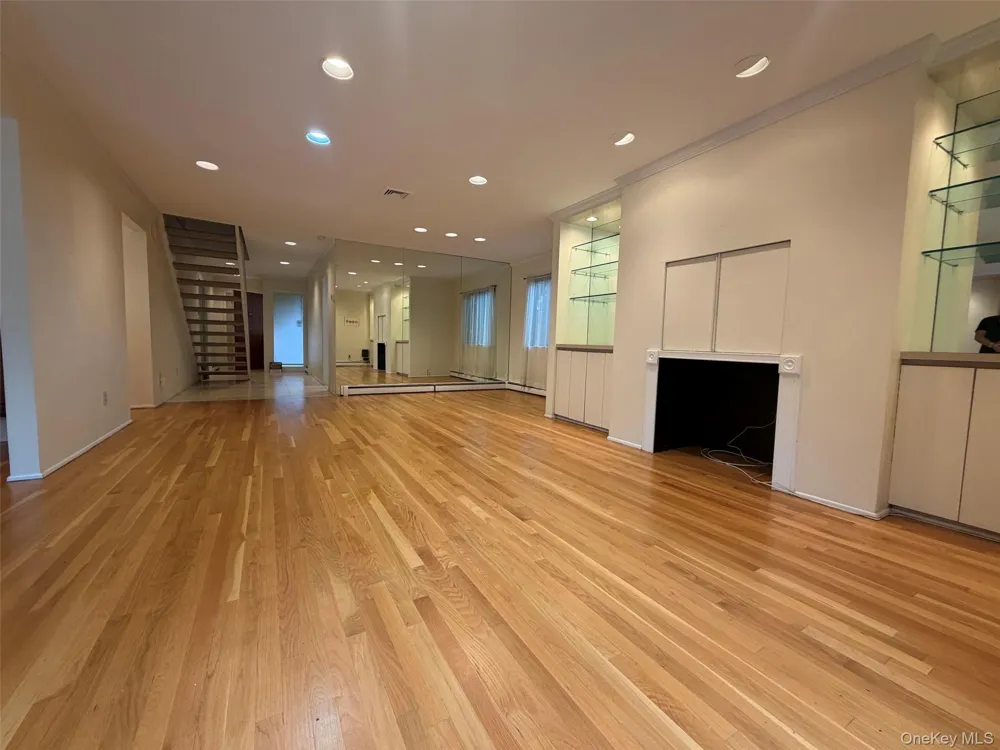 75 Greenway Close #75 Rye Brook, NY 10573
