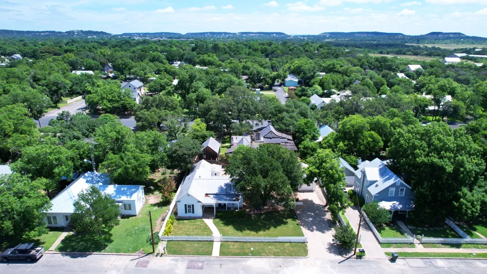 410 E Schubert Street Fredericksburg, TX 78624