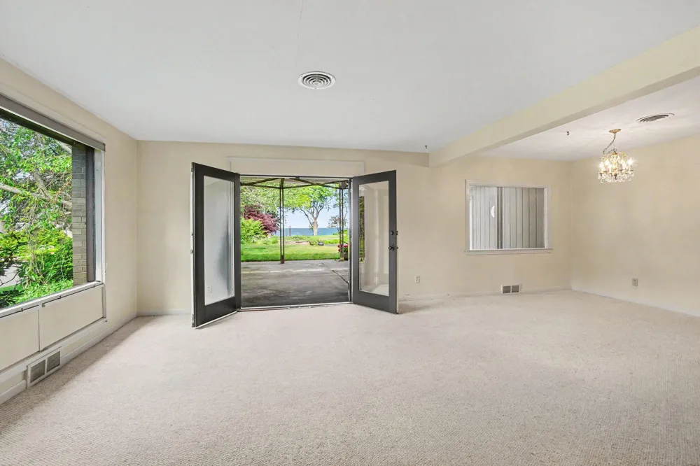 51 Pine Street South Haven City, MI 49090