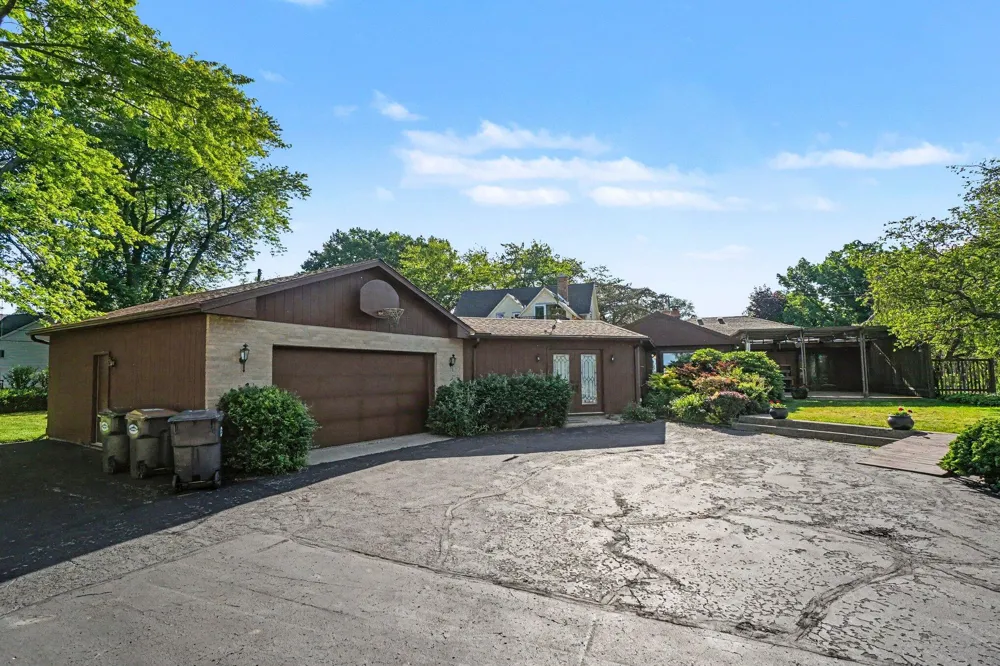 51 Pine Street South Haven City, MI 49090