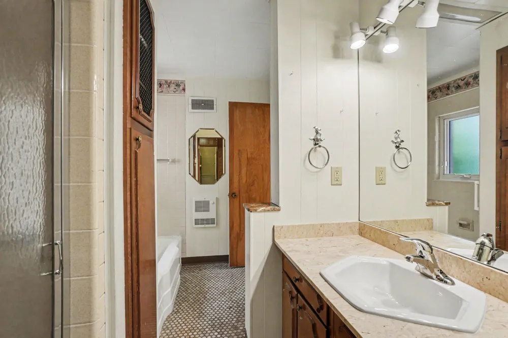 51 Pine Street South Haven City, MI 49090