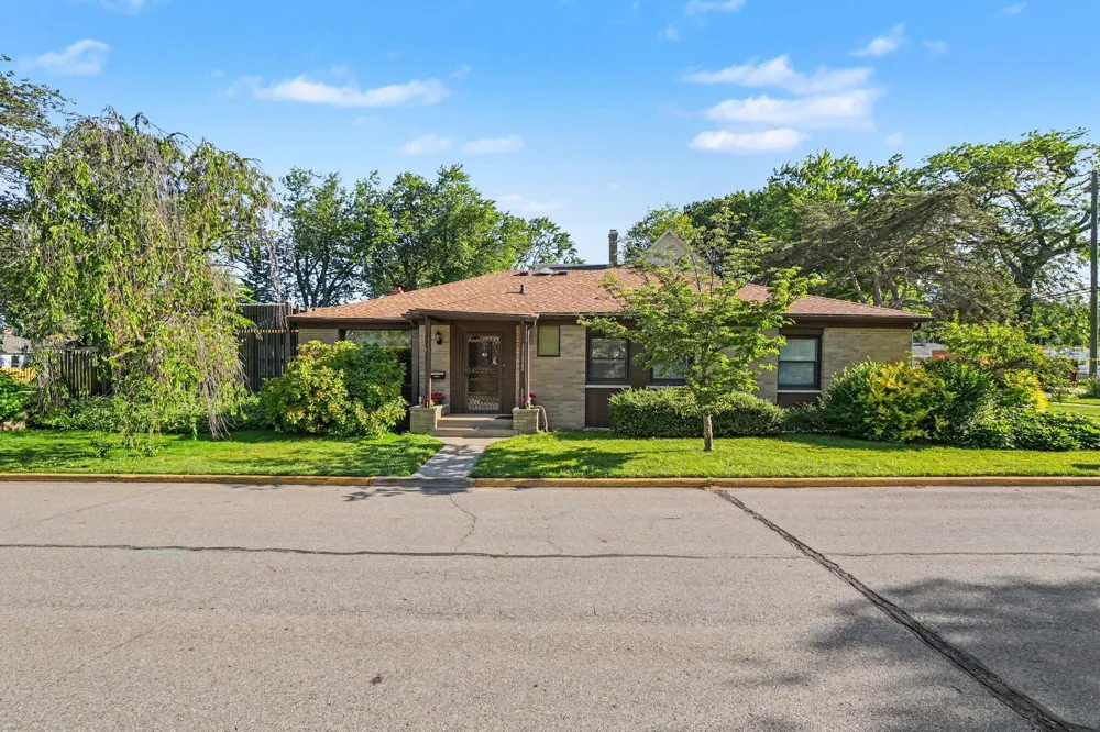 51 Pine Street South Haven City, MI 49090