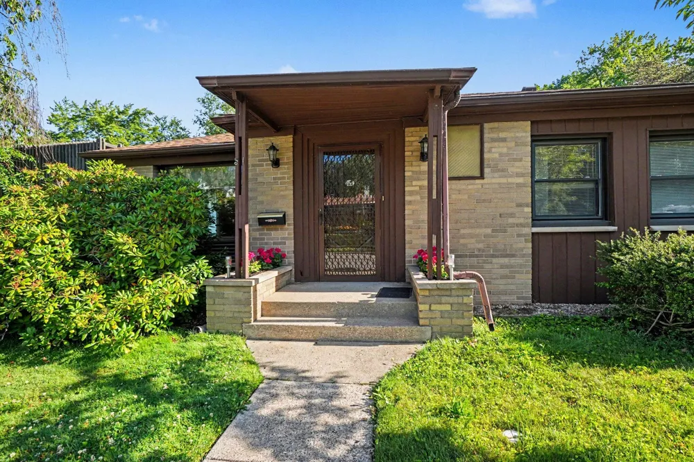 51 Pine Street South Haven City, MI 49090