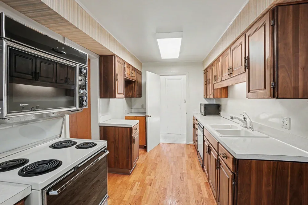 51 Pine Street South Haven City, MI 49090