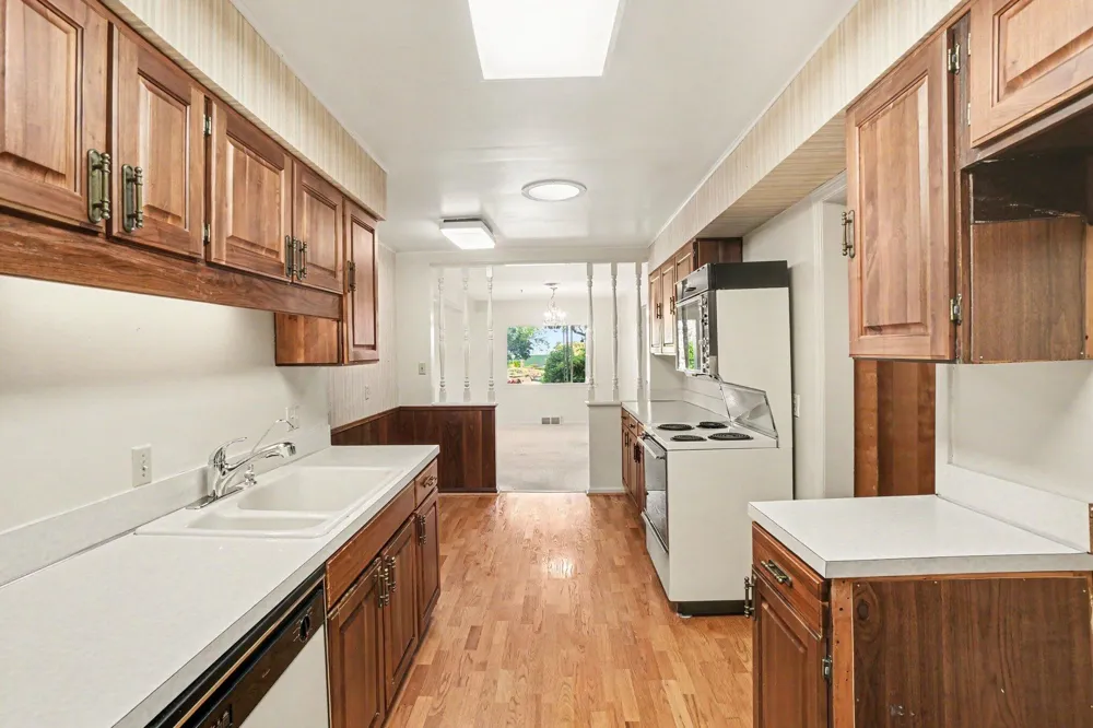 51 Pine Street South Haven City, MI 49090