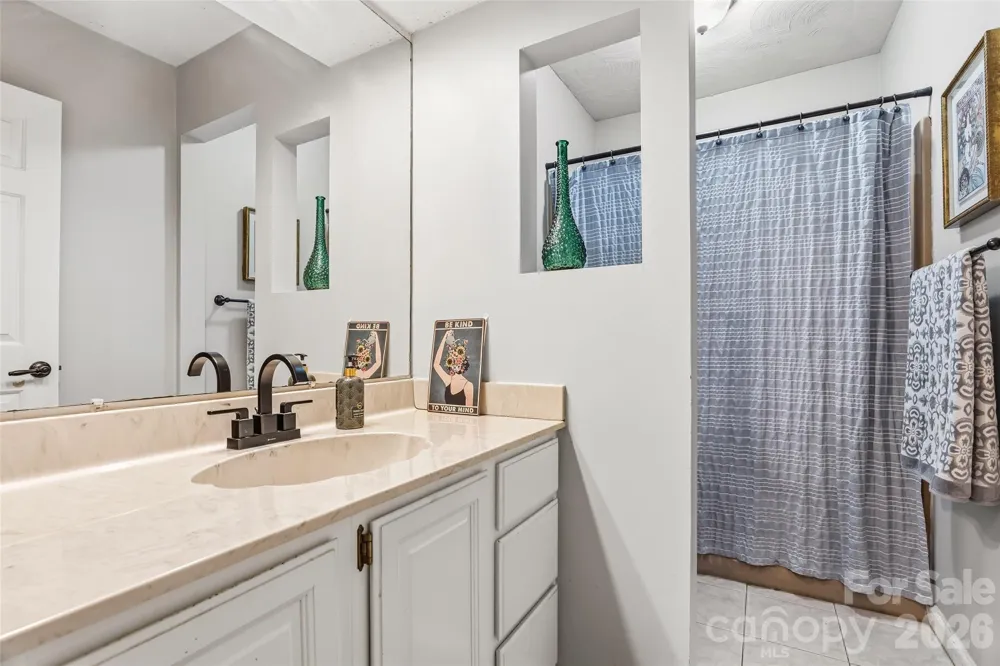 16 Canterbury Drive Arden, NC 28704